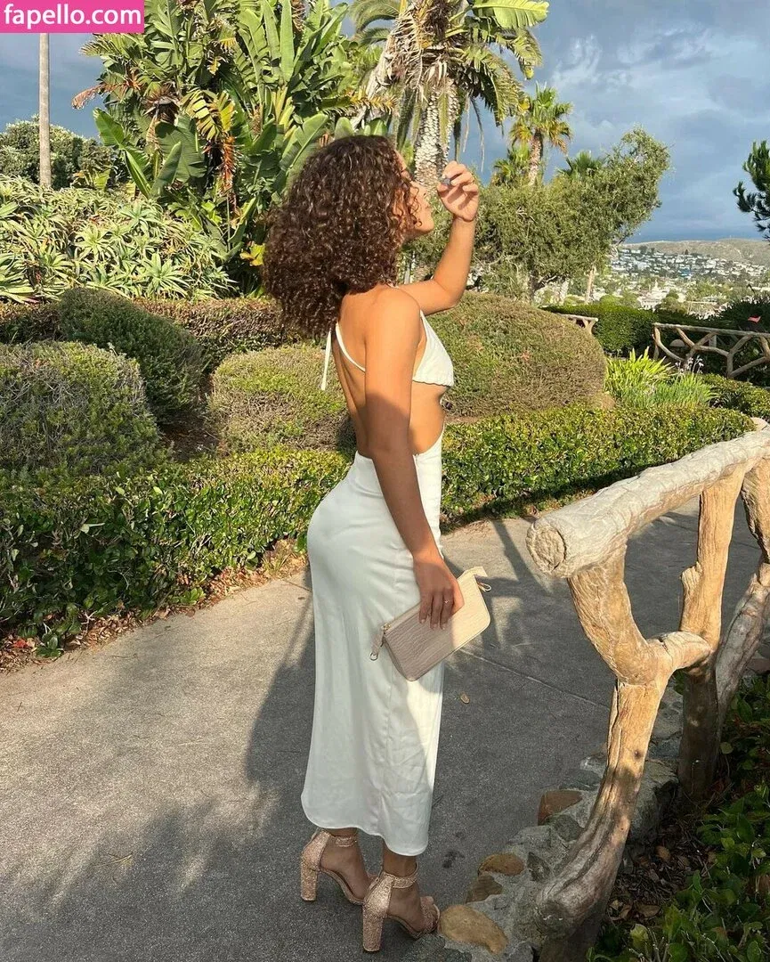 Gabriella Saraivah Onlyfans Photo Gallery 