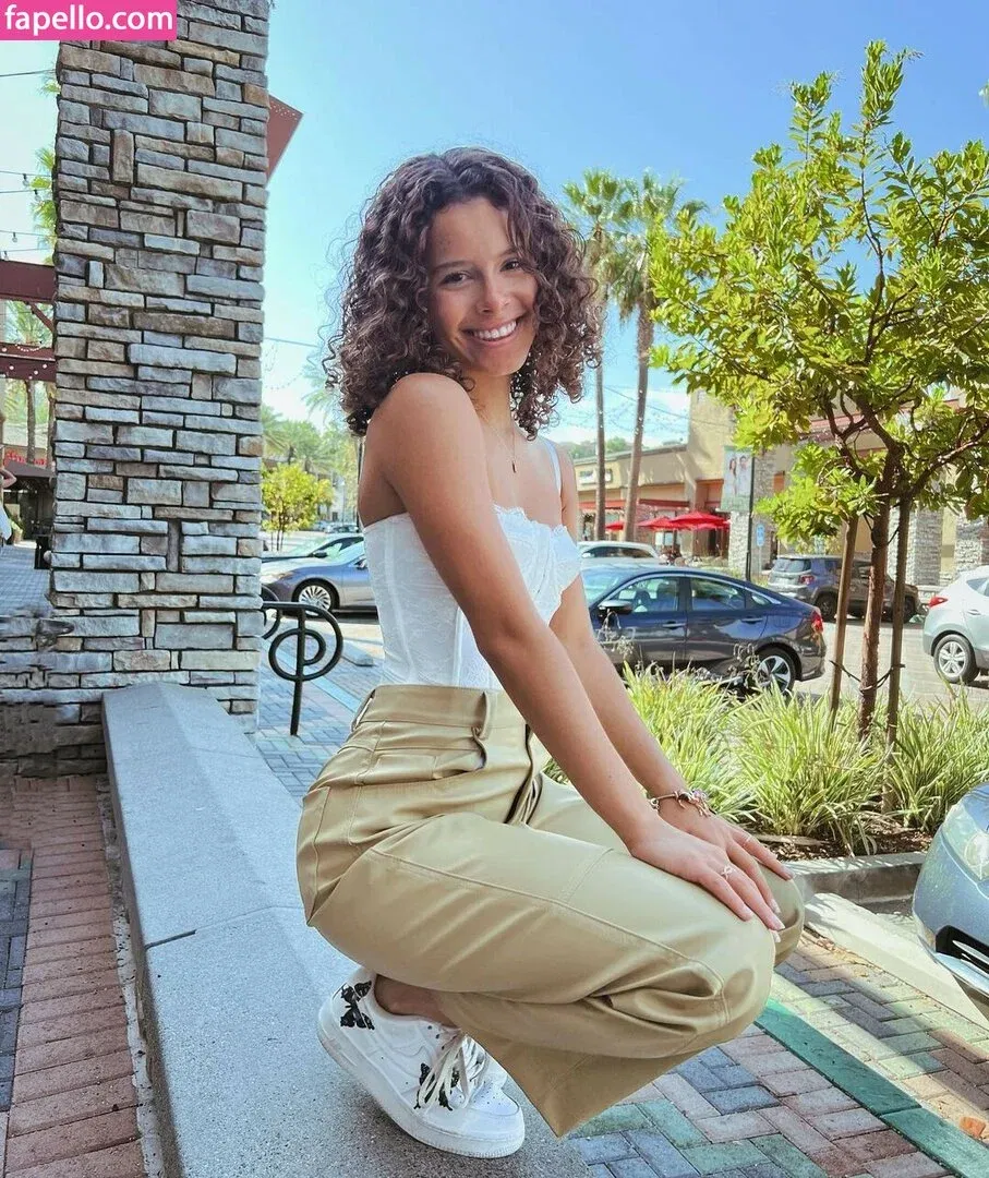 Gabriella Saraivah Onlyfans Photo Gallery 