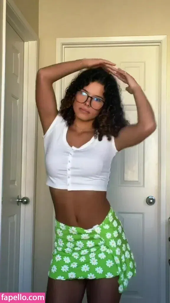 Gabriella Saraivah Onlyfans Photo Gallery 