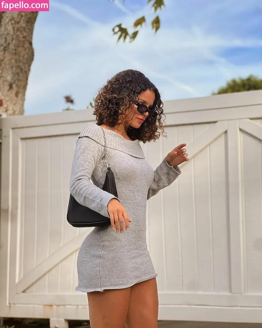 Gabriella Saraivah Onlyfans Photo Gallery 