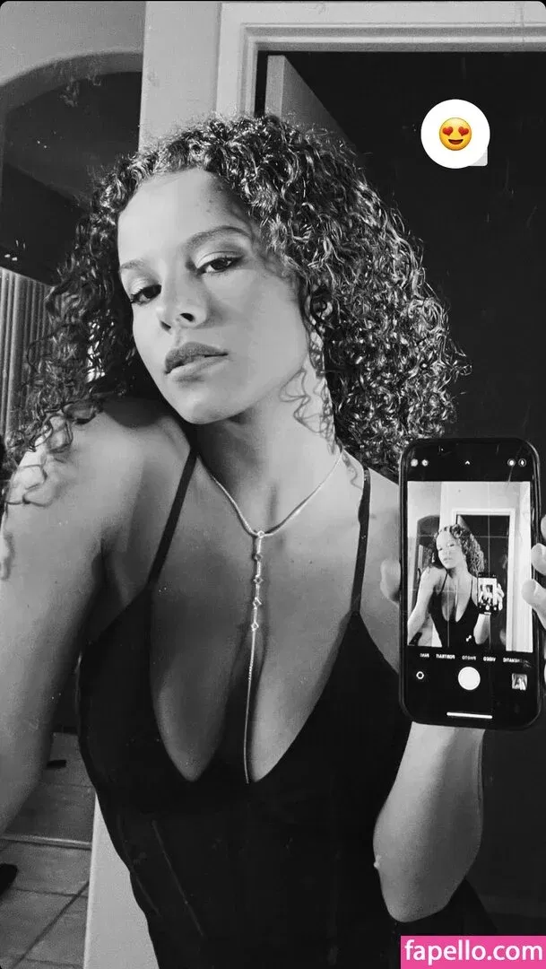 Gabriella Saraivah Onlyfans Photo Gallery 