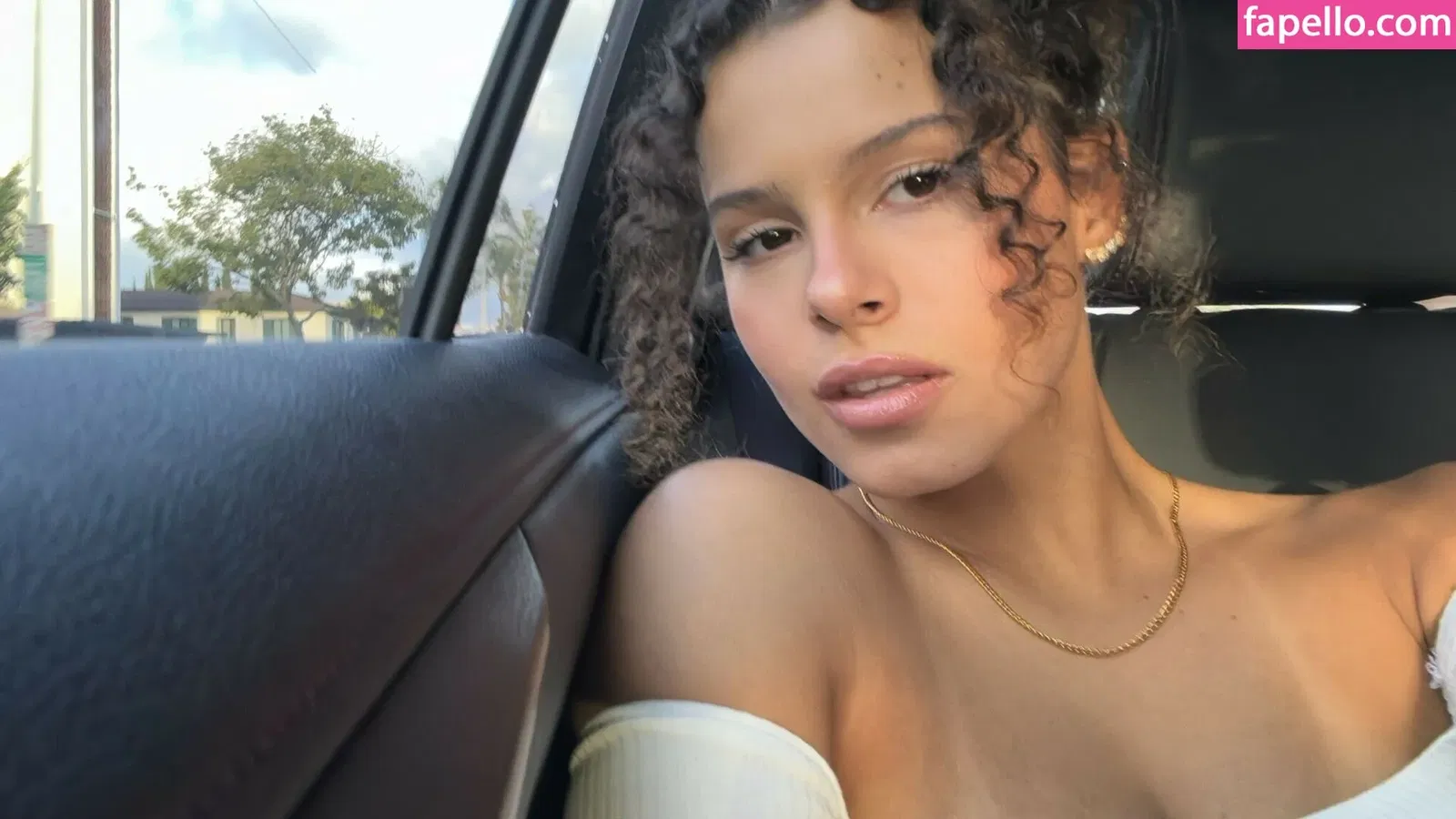 Gabriella Saraivah Onlyfans Photo Gallery 