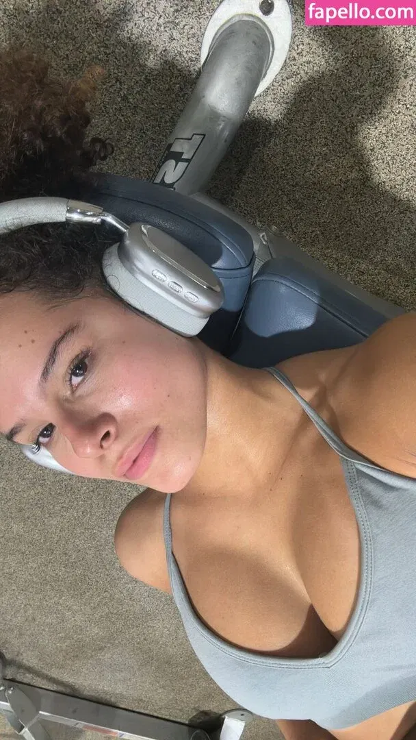 Gabriella Saraivah Onlyfans Photo Gallery 