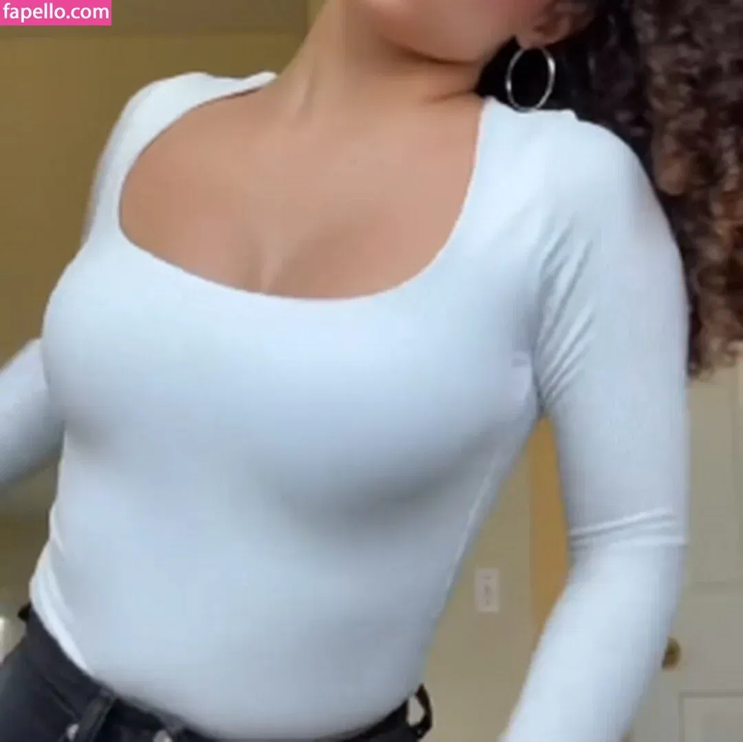 Gabriella Saraivah Onlyfans Photo Gallery 