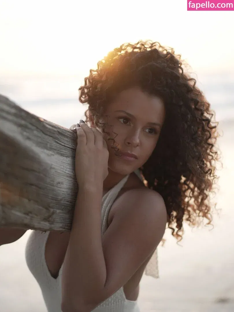 Gabriella Saraivah Onlyfans Photo Gallery 