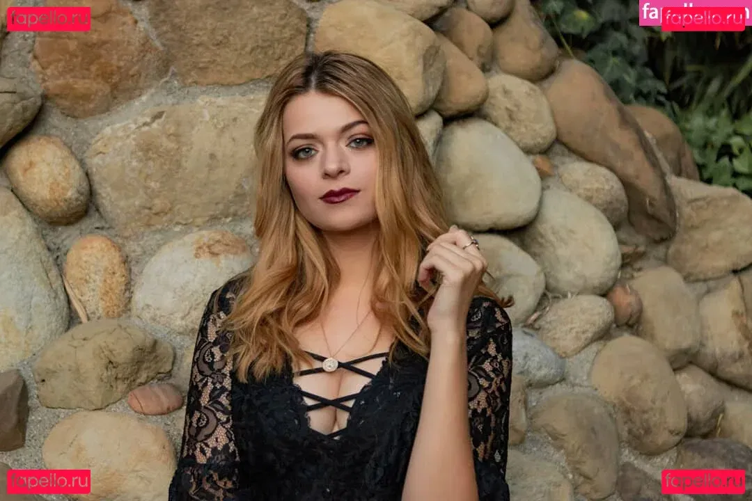 Sally LoMonaco Onlyfans Photo Gallery 