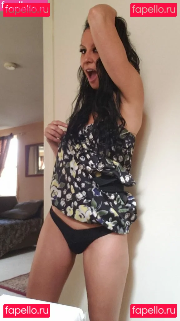 Suzy W Onlyfans Photo Gallery 