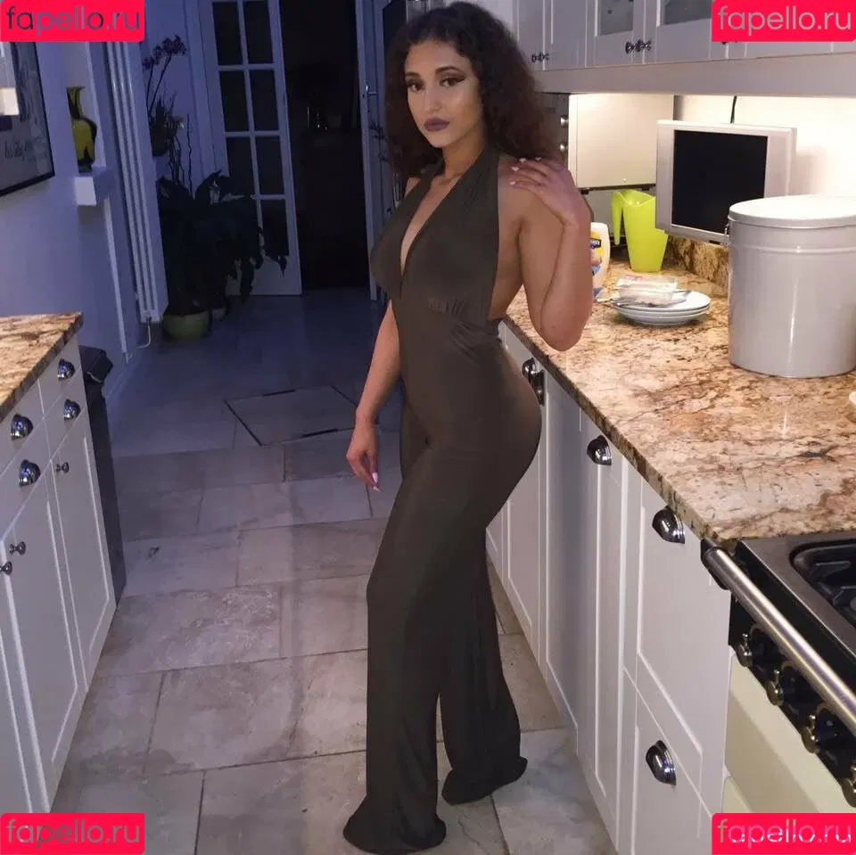Sarah Malcolm Onlyfans Photo Gallery 