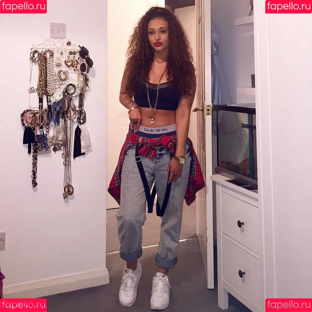 Sarah Malcolm Onlyfans Photo Gallery 