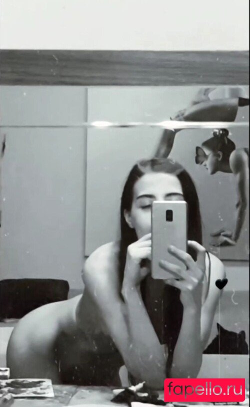 Selin Celikdelen Nude Onlyfans Photo 14