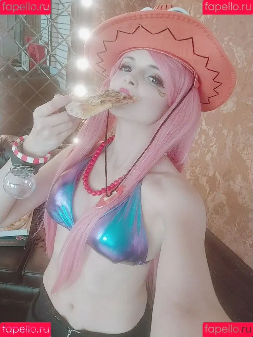 Mari_Aisu Onlyfans Photo Gallery 