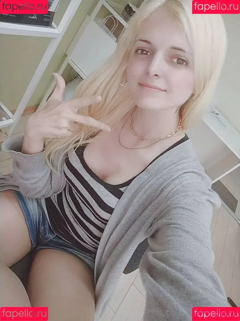 Mari_Aisu Onlyfans Photo Gallery 