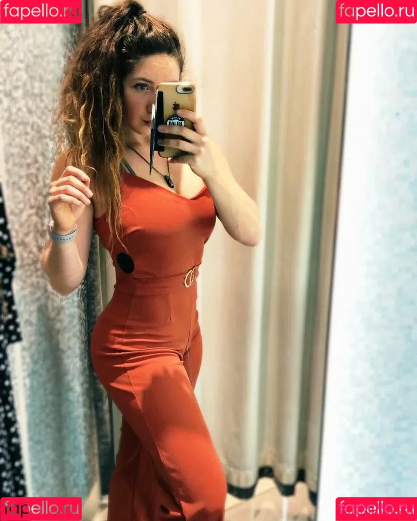 Sophia Ellis Onlyfans Photo Gallery 