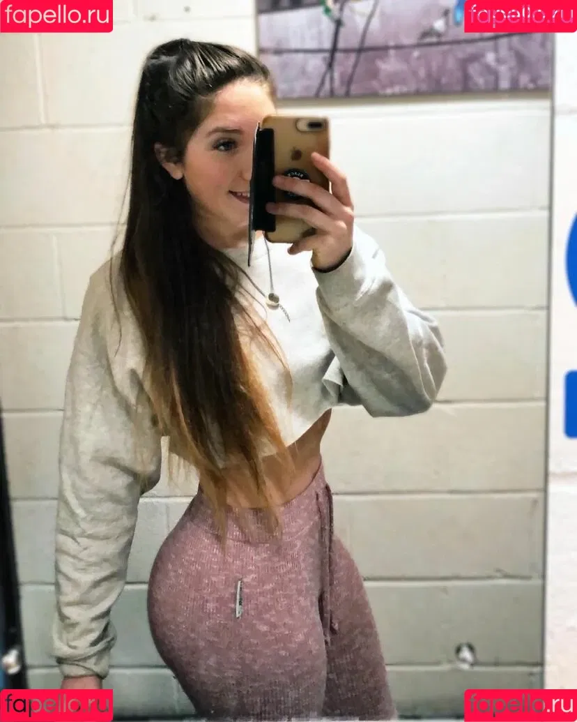 Sophia Ellis Onlyfans Photo Gallery 