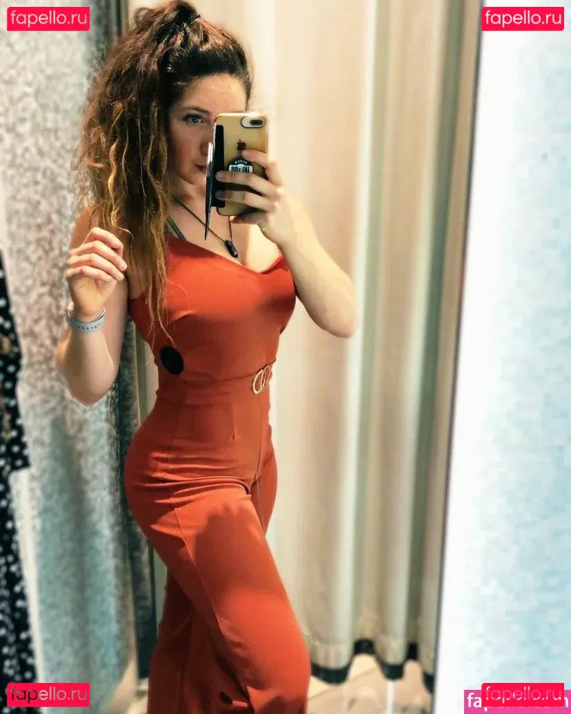 Sophia Ellis Onlyfans Photo Gallery 