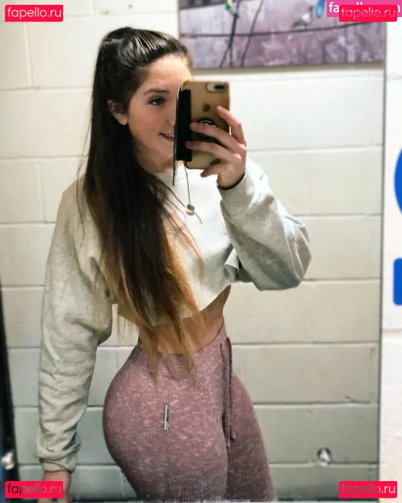 Sophia Ellis Onlyfans Photo Gallery 