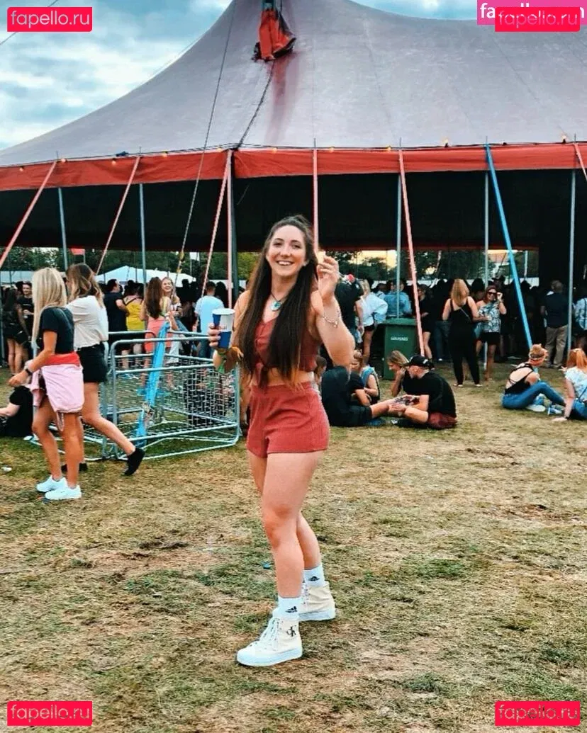 Sophia Ellis Onlyfans Photo Gallery 