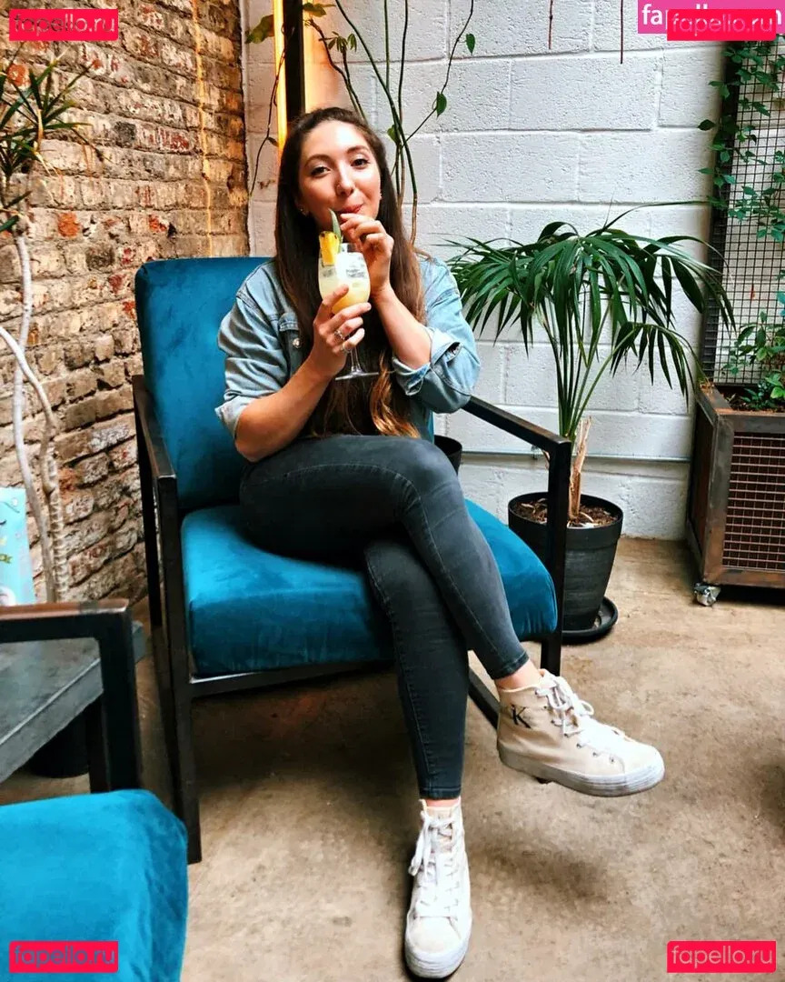 Sophia Ellis Onlyfans Photo Gallery 