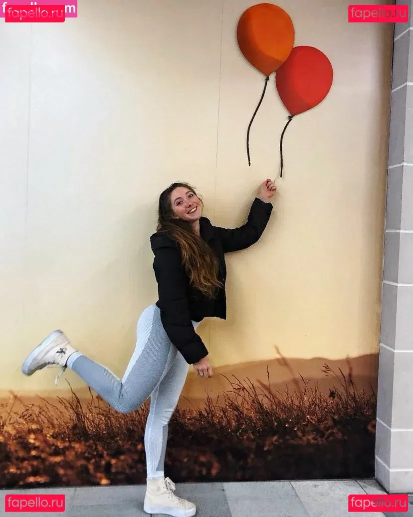 Sophia Ellis Onlyfans Photo Gallery 