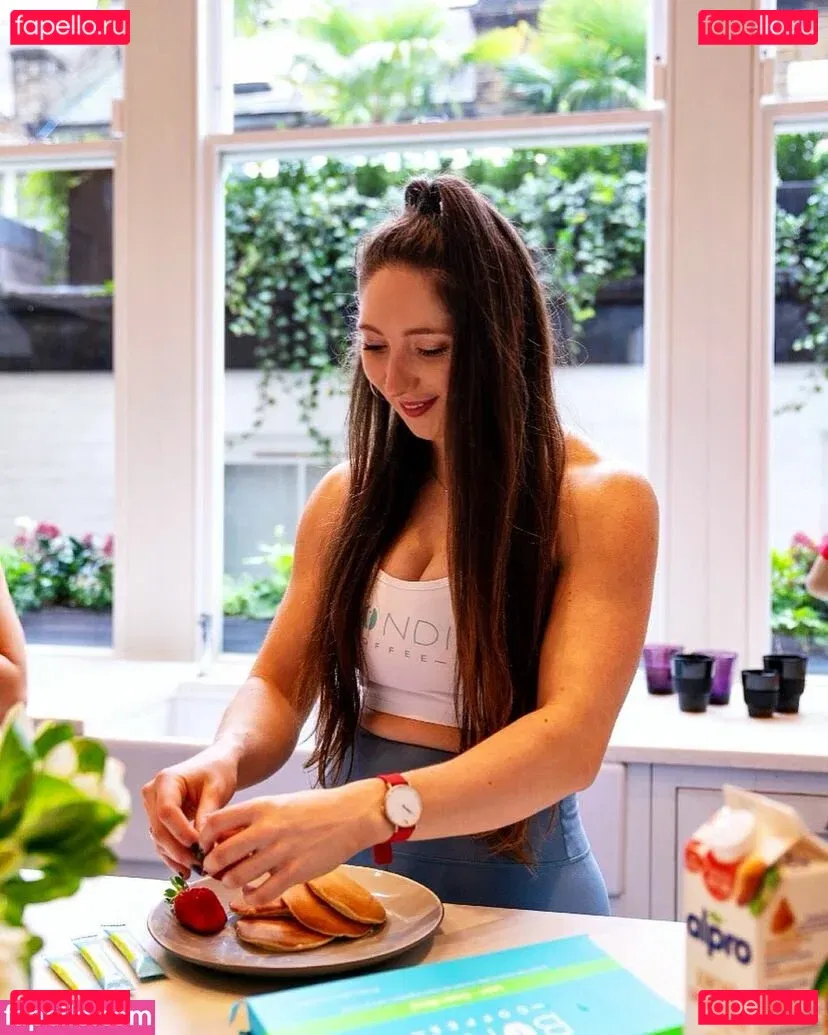 Sophia Ellis Onlyfans Photo Gallery 