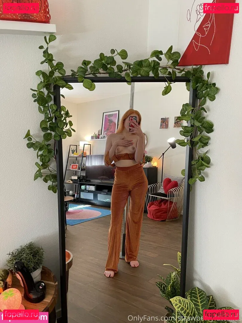 officialstrawberryfields Onlyfans Photo Gallery 