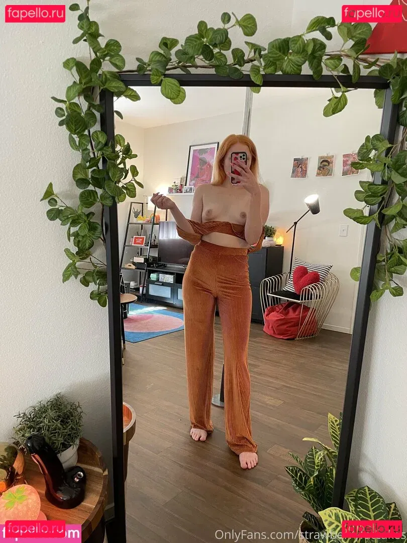 officialstrawberryfields Onlyfans Photo Gallery 