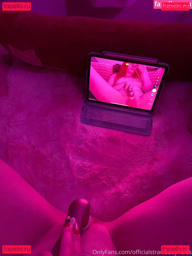 officialstrawberryfields Onlyfans Photo Gallery 