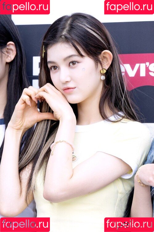 NewJeans Onlyfans Photo Gallery 