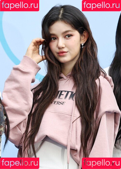 NewJeans Onlyfans Photo Gallery 