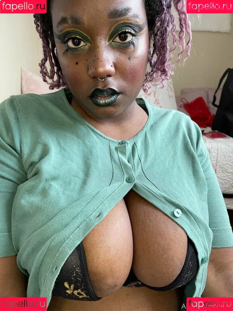 thothead Onlyfans Photo Gallery 