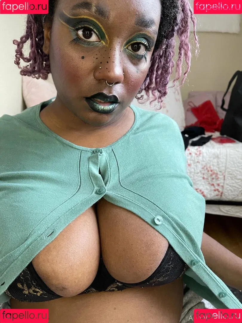 thothead Onlyfans Photo Gallery 