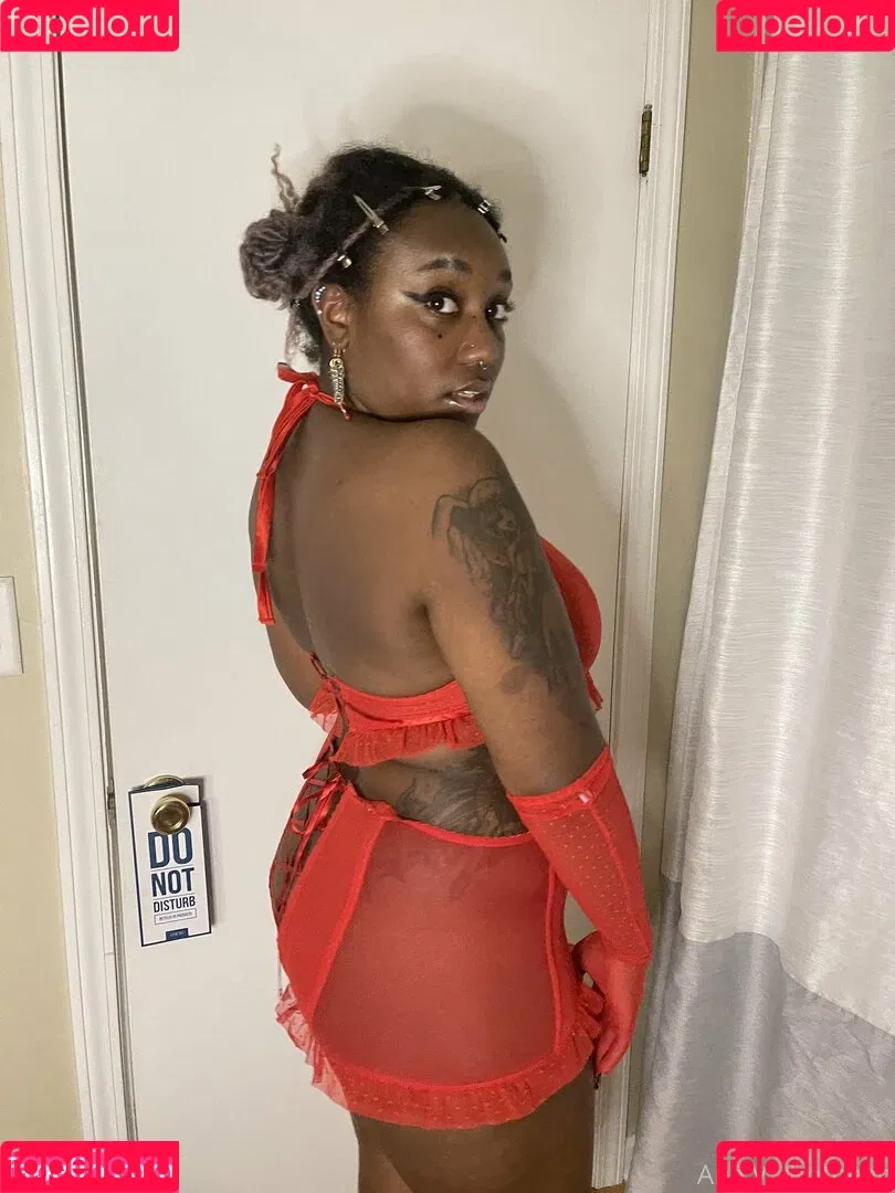 thothead Onlyfans Photo Gallery 