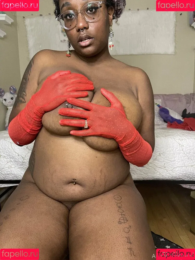thothead Onlyfans Photo Gallery 