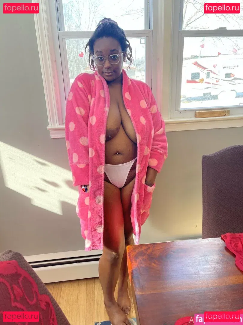 thothead Onlyfans Photo Gallery 