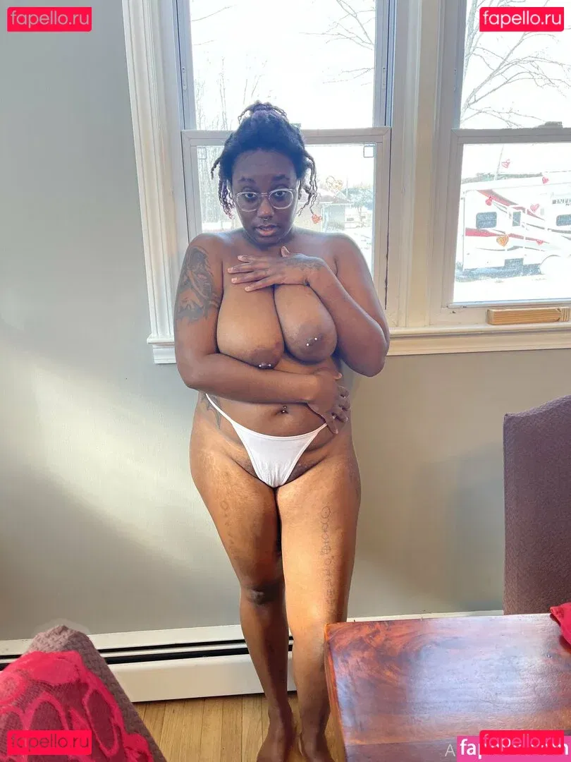 thothead Onlyfans Photo Gallery 