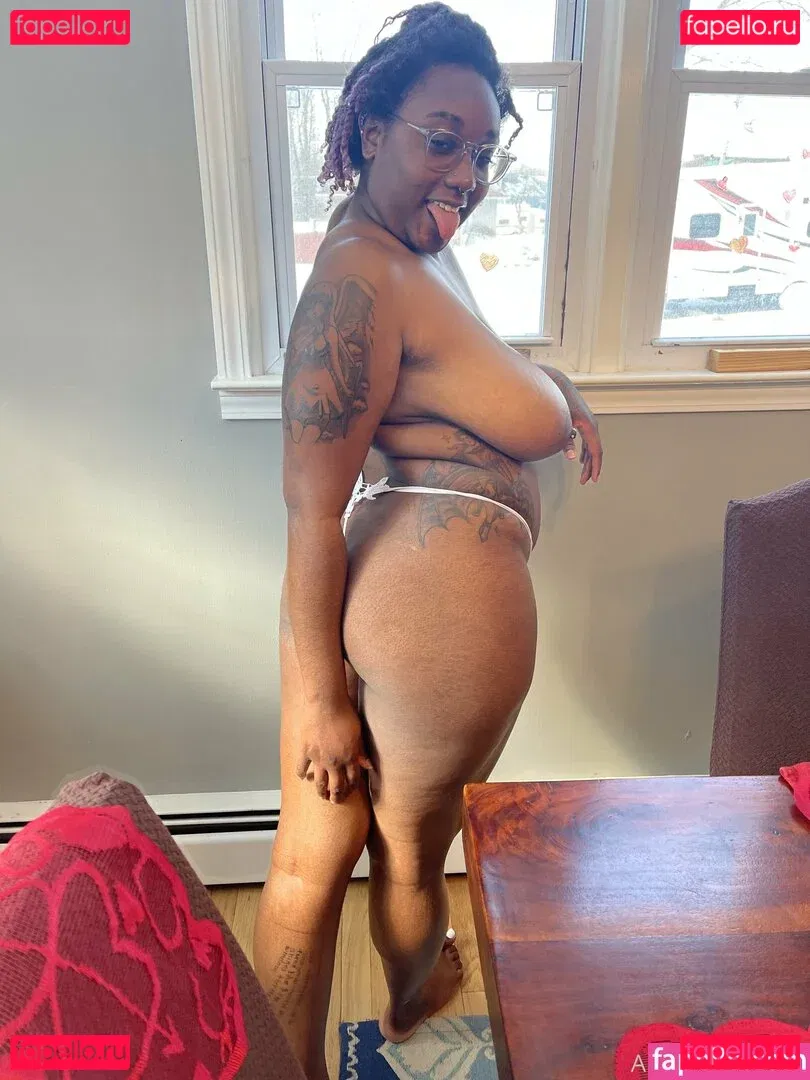 thothead Onlyfans Photo Gallery 