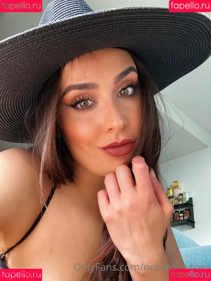 nosetomytoes Onlyfans Photo Gallery 