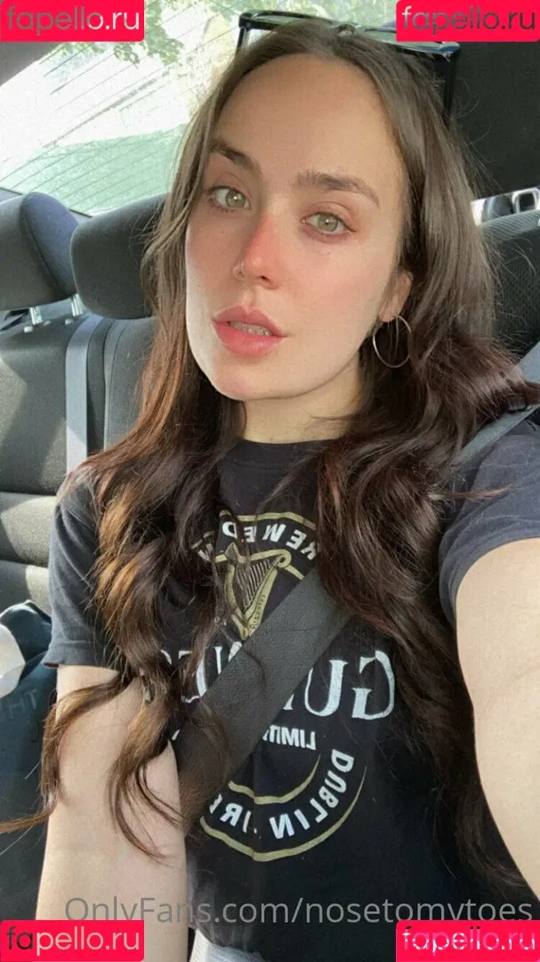 nosetomytoes Onlyfans Photo Gallery 