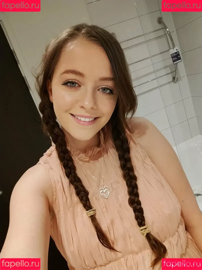 free_geeky_library_girl Onlyfans Photo Gallery 