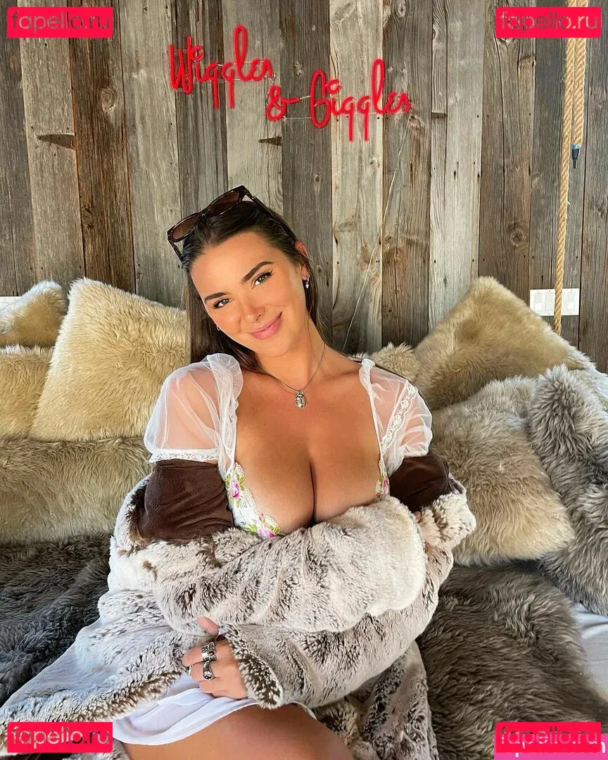 Emma Char Onlyfans Photo Gallery 