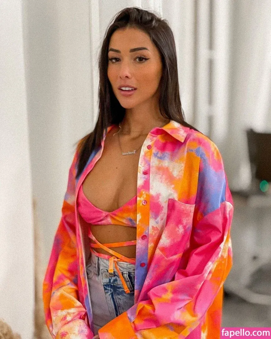 Isabeau Delatour Onlyfans Photo Gallery 