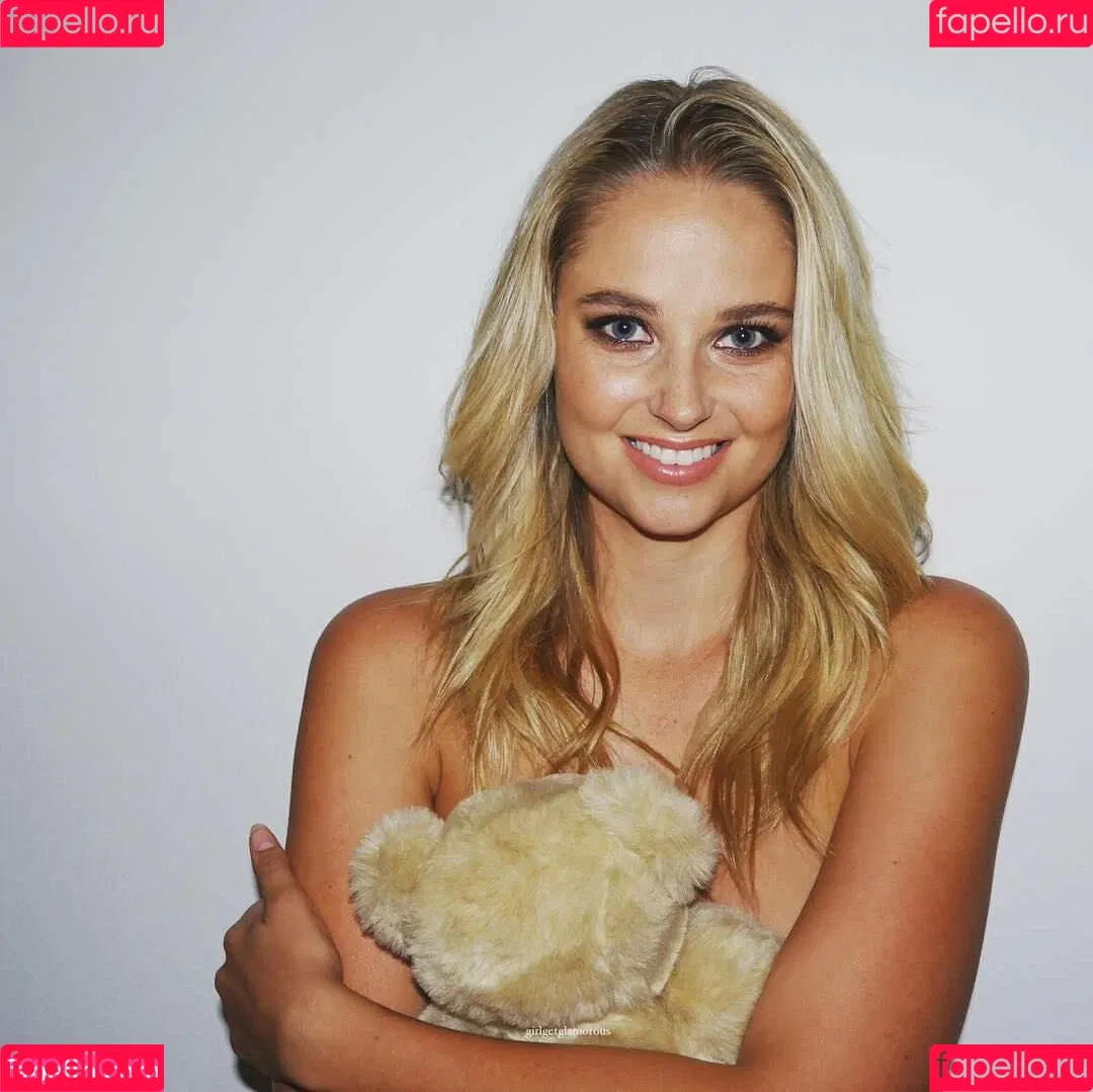 Genevieve Morton Onlyfans Photo Gallery 