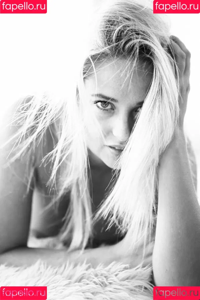 Genevieve Morton Onlyfans Photo Gallery 