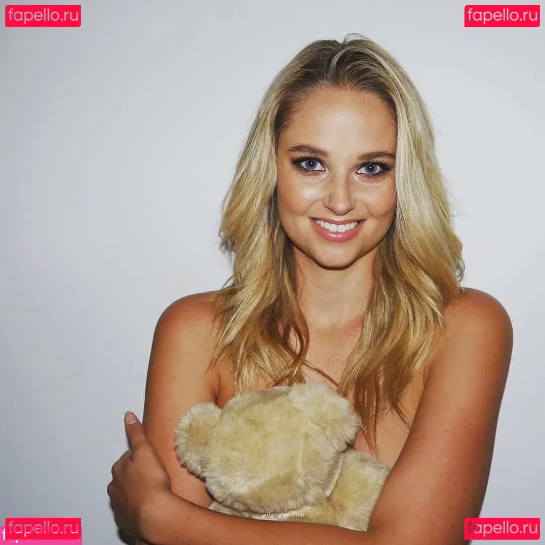Genevieve Morton Onlyfans Photo Gallery 