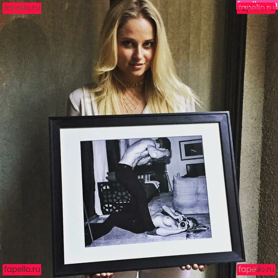 Genevieve Morton Onlyfans Photo Gallery 