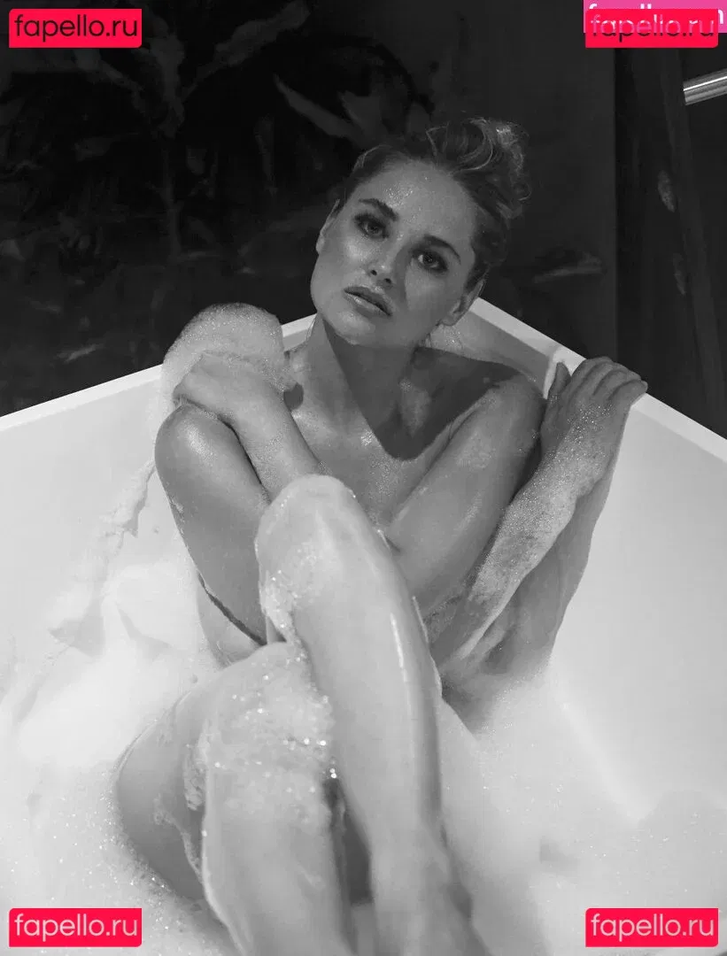 Genevieve Morton Onlyfans Photo Gallery 