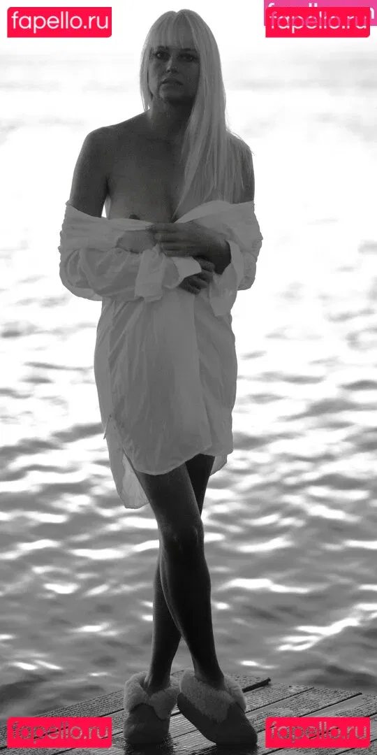 Genevieve Morton Onlyfans Photo Gallery 