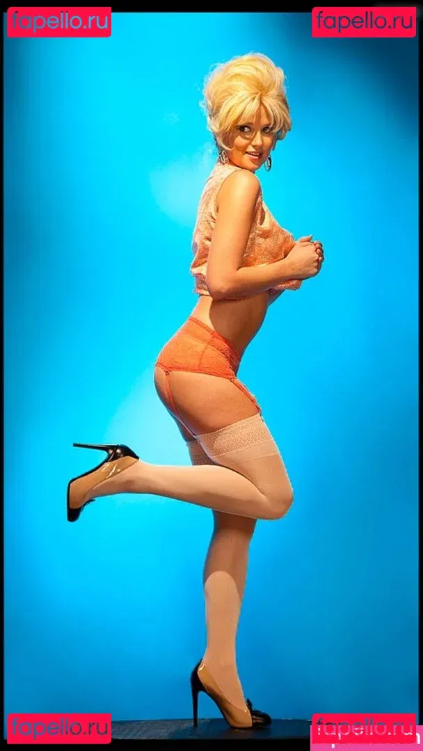 Genevieve Morton Onlyfans Photo Gallery 