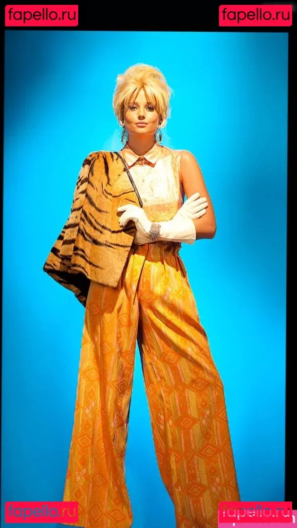 Genevieve Morton Onlyfans Photo Gallery 