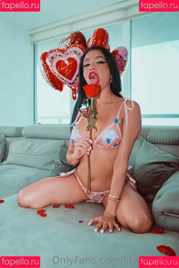 Lilveronicar Onlyfans Photo Gallery 